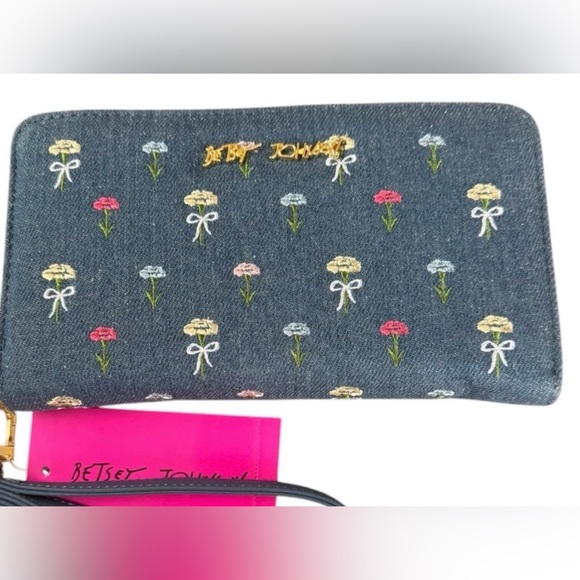 💐BETSEY JOHNSON DENIUM  Floral Wristlet Wallet💐NWT - Picture 4 of 10
